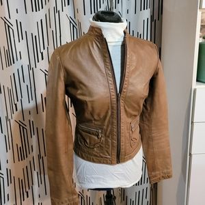 Untied colors of benneton brown leather jacket